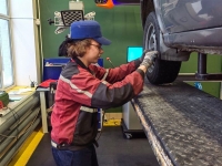 20 февраля в Кольском транспортном колледже завершился региональный этап чемпионата по профессиональному мастерству «Профессионалы» - 2026 в компетенции «Ремонт и обслуживание легковых автомобилей».