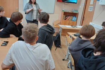 10 февраля в рамках деловой и профориентационной программы регионального этапа чемпионата «Профессионалы» - 2026 на отделении судоремонта и электроэксплуатации была проведена викторина для студентов 1 курса специальности «Судостроение».