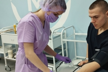 В ГАПОУ МО «КМК» с 2 по 18 декабря прошли отборочные соревнования на региональный этап чемпионата «Профессионалы-2026» по трём медицинским компетенциям: «Персонализированные здоровьесберегающие технологии», «Лечебная деятельность (Фельдшер)» и «Медицински