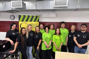 11 февраля в Мурманской области официально дан старт Чемпионату по профессиональному мастерству «Профессионалы» — 2026 по компетенции «Кондитерское дело»! 🎂✨